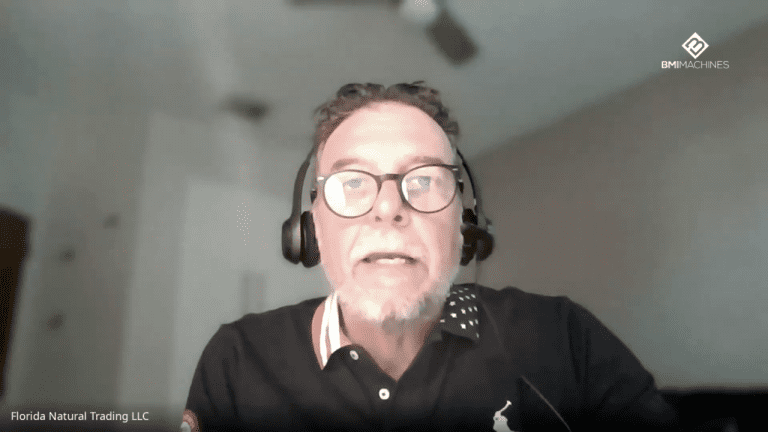 Representante de Envases Ampet en entrevista