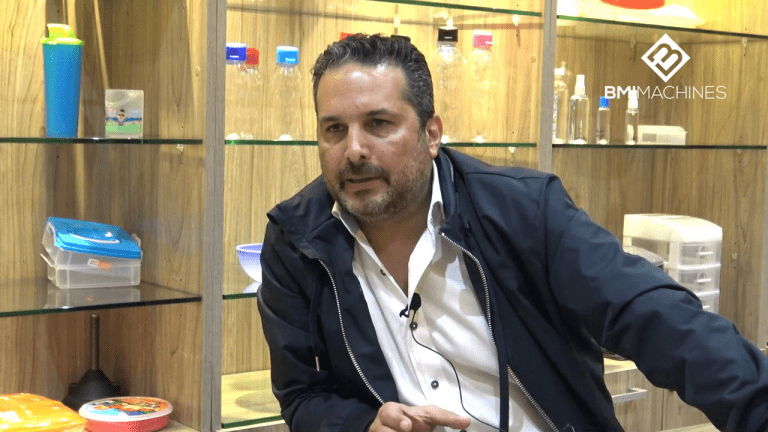Representante de Arplasa en entrevista