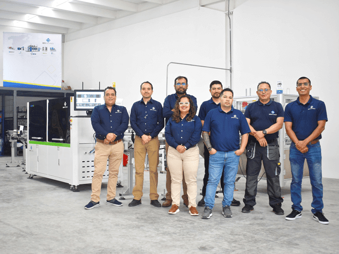 Equipo de BMI Machines en el showroom de Querétaro