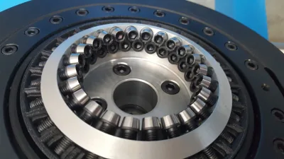 Núcleo deformable con dos filas de tornillos de ajuste